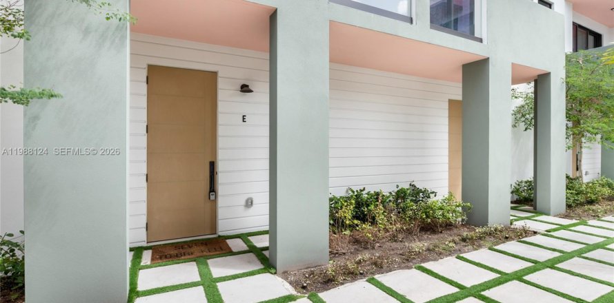 Таунхаус в Майами, Флорида 3 спальни, 203.08м2 № 2050614