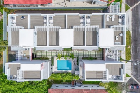 Купить таунхаус в Майами, Флорида 3 спальни, 203.08м2, № 2050614 - фото 21