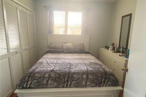 Townhouse in Miami, Florida 3 bedrooms, 121.52 sq.m. № 1977157 - photo 23