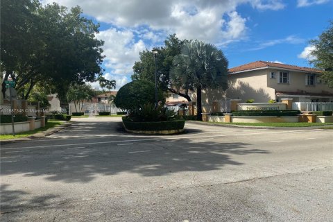 Townhouse in Miami, Florida 3 bedrooms, 121.52 sq.m. № 1977157 - photo 26