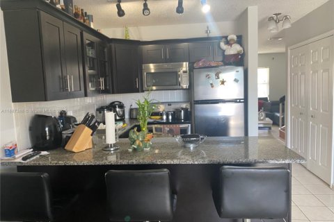 Townhouse in Miami, Florida 3 bedrooms, 121.52 sq.m. № 1977157 - photo 11