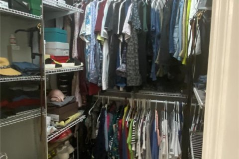 Townhouse in Miami, Florida 3 bedrooms, 121.52 sq.m. № 1977157 - photo 18