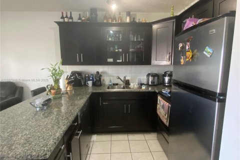 Townhouse in Miami, Florida 3 bedrooms, 121.52 sq.m. № 1977157 - photo 10