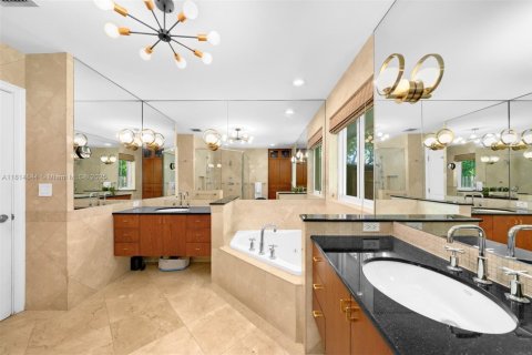 House in Pinecrest, Florida 5 bedrooms, 377.46 sq.m. № 1766700 - photo 26