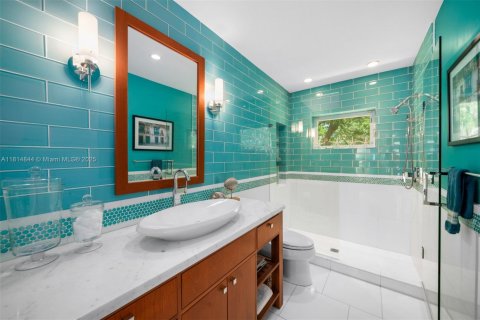 House in Pinecrest, Florida 5 bedrooms, 377.46 sq.m. № 1766700 - photo 20