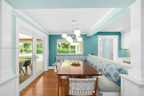 House in Pinecrest, Florida 5 bedrooms, 377.46 sq.m. № 1766700 - photo 17