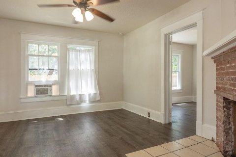 House in DeLand, Florida 2 bedrooms, 84.54 sq.m. № 2378972 - photo 6