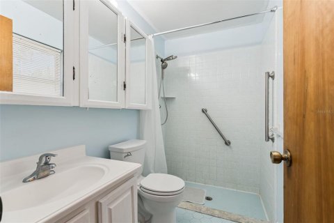 House in Clermont, Florida 3 bedrooms, 150.87 sq.m. № 2148530 - photo 15