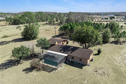 House in Clermont, Florida 3 bedrooms, 150.87 sq.m. № 2148530
