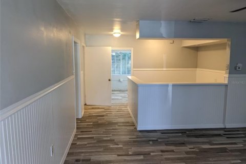 House in New Port Richey, Florida 4 bedrooms, 121.7 sq.m. № 1805847 - photo 17
