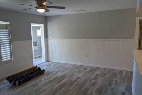 House in New Port Richey, Florida 4 bedrooms, 121.7 sq.m. № 1805847 - photo 8