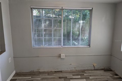 House in New Port Richey, Florida 4 bedrooms, 121.7 sq.m. № 1805847 - photo 12