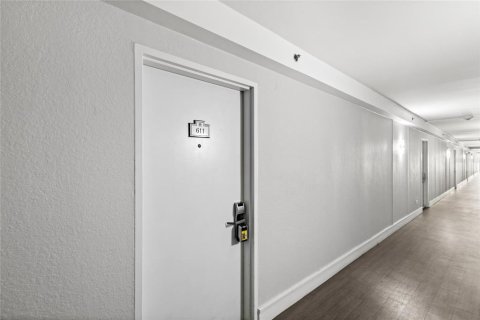 Condominio en venta en Orlando, Florida, 2 dormitorios, 77.2 m2 № 1651791 - foto 4