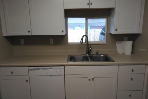 Casa en alquiler en Largo, Florida, 3 dormitorios, 104.05 m2 № 2093345 - foto 10