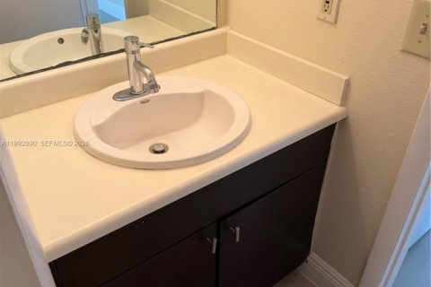 Condominio en alquiler en Homestead, Florida, 2 dormitorios, 80.17 m2 № 2055433 - foto 3