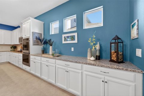 House in Apollo Beach, Florida 3 bedrooms, 202.9 sq.m. № 2096273 - photo 28