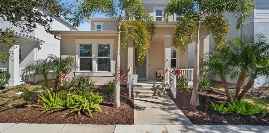 House in Apollo Beach, Florida 3 bedrooms, 202.9 sq.m. № 2096273