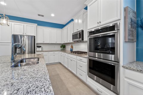 House in Apollo Beach, Florida 3 bedrooms, 202.9 sq.m. № 2096273 - photo 18