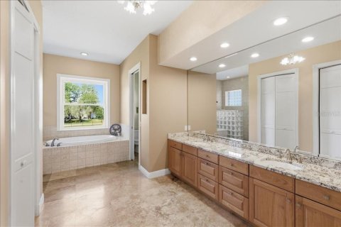 House in Odessa, Florida 5 bedrooms, 306.95 sq.m. № 2102820 - photo 18