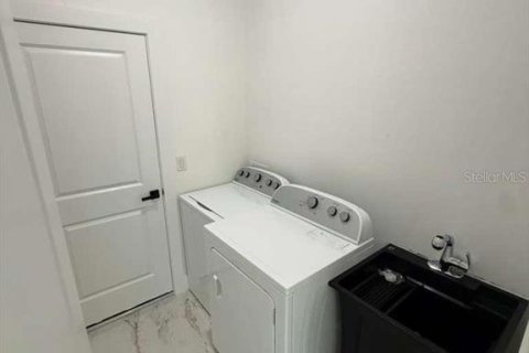 Casa en alquiler en Lehigh Acres, Florida, 3 dormitorios, 152.27 m2 № 2148284 - foto 19