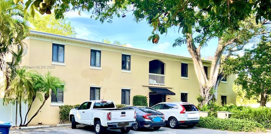Propiedad comercial en Fort Lauderdale, Florida 257.9 m2 № 1697289