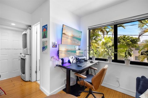 Propiedad comercial en venta en Fort Lauderdale, Florida, 257.9 m2 № 1697289 - foto 23