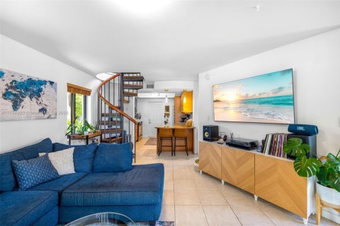 Propiedad comercial en venta en Fort Lauderdale, Florida, 257.9 m2 № 1697289 - foto 12
