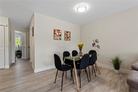 Copropriété à vendre à Doral, Floride: 3 chambres, 104.05 m2 № 1995949 - photo 7