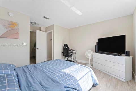 Copropriété à vendre à Doral, Floride: 3 chambres, 104.05 m2 № 1995949 - photo 13