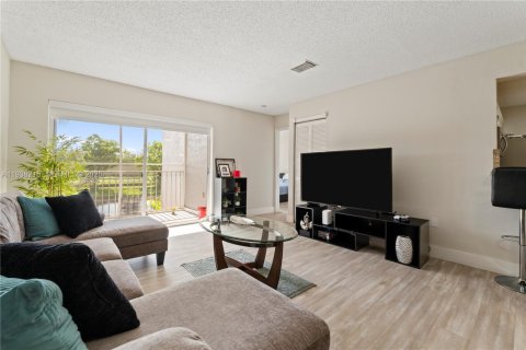 Copropriété à vendre à Doral, Floride: 3 chambres, 104.05 m2 № 1995949 - photo 9