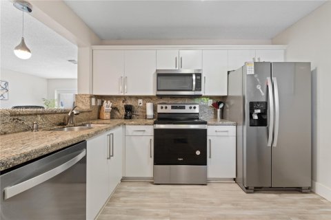 Copropriété à vendre à Doral, Floride: 3 chambres, 104.05 m2 № 1995949 - photo 6