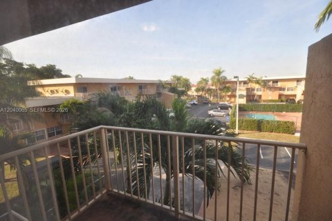Copropriété à louer à Miami, Floride: 2 chambres, 76.55 m2 № 2086609 - photo 3