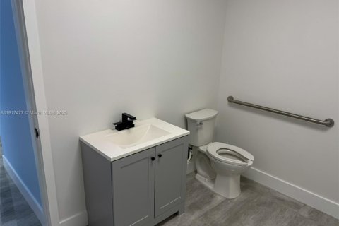 Propiedad comercial en venta en Miami, Florida № 2158552 - foto 4