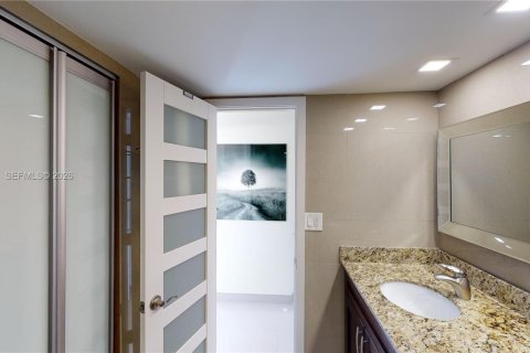 Condominio en venta en Hallandale Beach, Florida, 3 dormitorios, 132.85 m2 № 2152962 - foto 11