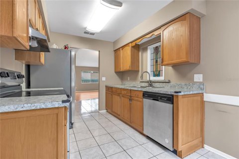 Villa ou maison à vendre à Apopka, Floride: 3 chambres, 159.05 m2 № 2407136 - photo 13