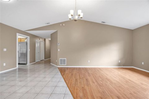 Villa ou maison à vendre à Apopka, Floride: 3 chambres, 159.05 m2 № 2407136 - photo 9