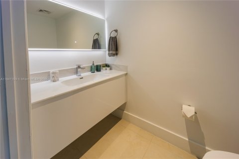 Condominio en venta en Miami, Florida, 1 dormitorio, 74.51 m2 № 1845783 - foto 10