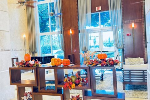 Condominio en alquiler en Aventura, Florida, 1 dormitorio, 79.9 m2 № 1970779 - foto 16