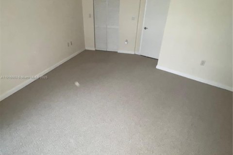 Condominio en alquiler en Aventura, Florida, 1 dormitorio, 79.9 m2 № 1970779 - foto 9