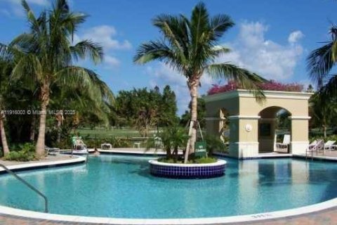 Condominio en alquiler en Aventura, Florida, 1 dormitorio, 79.9 m2 № 1970779 - foto 21