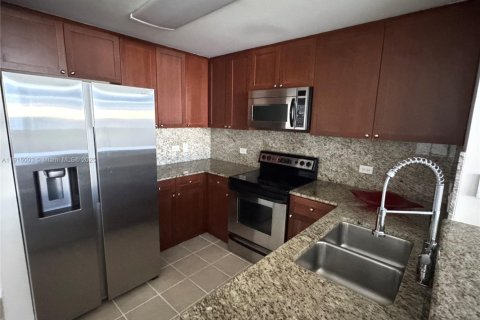 Condominio en alquiler en Aventura, Florida, 1 dormitorio, 79.9 m2 № 1970779 - foto 4