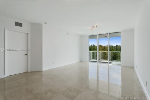 Condo in North Miami, Florida, 2 bedrooms  № 1958192 - photo 2