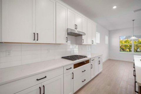 Casa en venta en Apollo Beach, Florida, 4 dormitorios, 186.73 m2 № 1570402 - foto 20