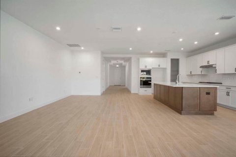 Casa en venta en Apollo Beach, Florida, 4 dormitorios, 186.73 m2 № 1570402 - foto 13
