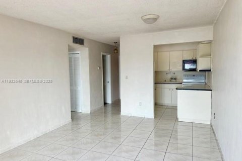 Снять в аренду кондоминиум в Майами, Флорида 1 спальня, 54.91м2, № 1991615 - фото 3