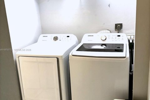 Touwnhouse à louer à North Lauderdale, Floride: 2 chambres, 88.07 m2 № 2036196 - photo 11