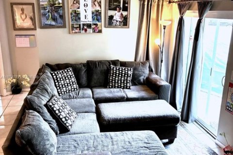 Touwnhouse à louer à North Lauderdale, Floride: 2 chambres, 88.07 m2 № 2036196 - photo 10