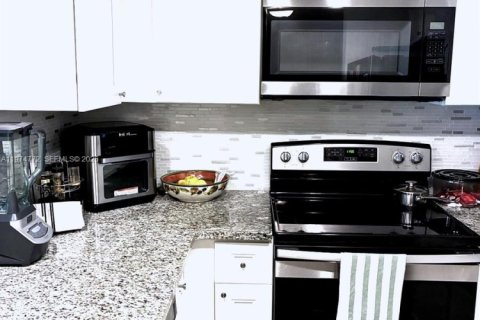 Touwnhouse à louer à North Lauderdale, Floride: 2 chambres, 88.07 m2 № 2036196 - photo 3