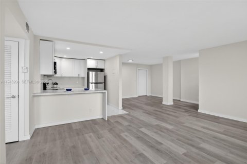 Copropriété à vendre à Hollywood, Floride: 2 chambres, 86.77 m2 № 2002285 - photo 12