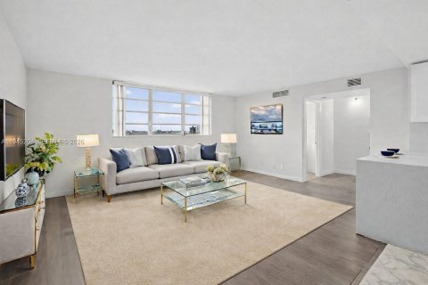 Copropriété à vendre à Hollywood, Floride: 2 chambres, 86.77 m2 № 2002285 - photo 9